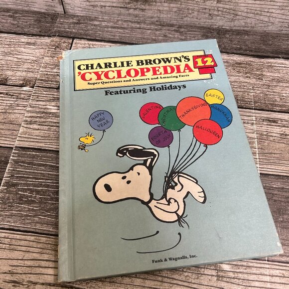 1980s Charlie Brown's Cyclopedia Featuring Holidays Book  Volume 12 - Picture 1 of 9